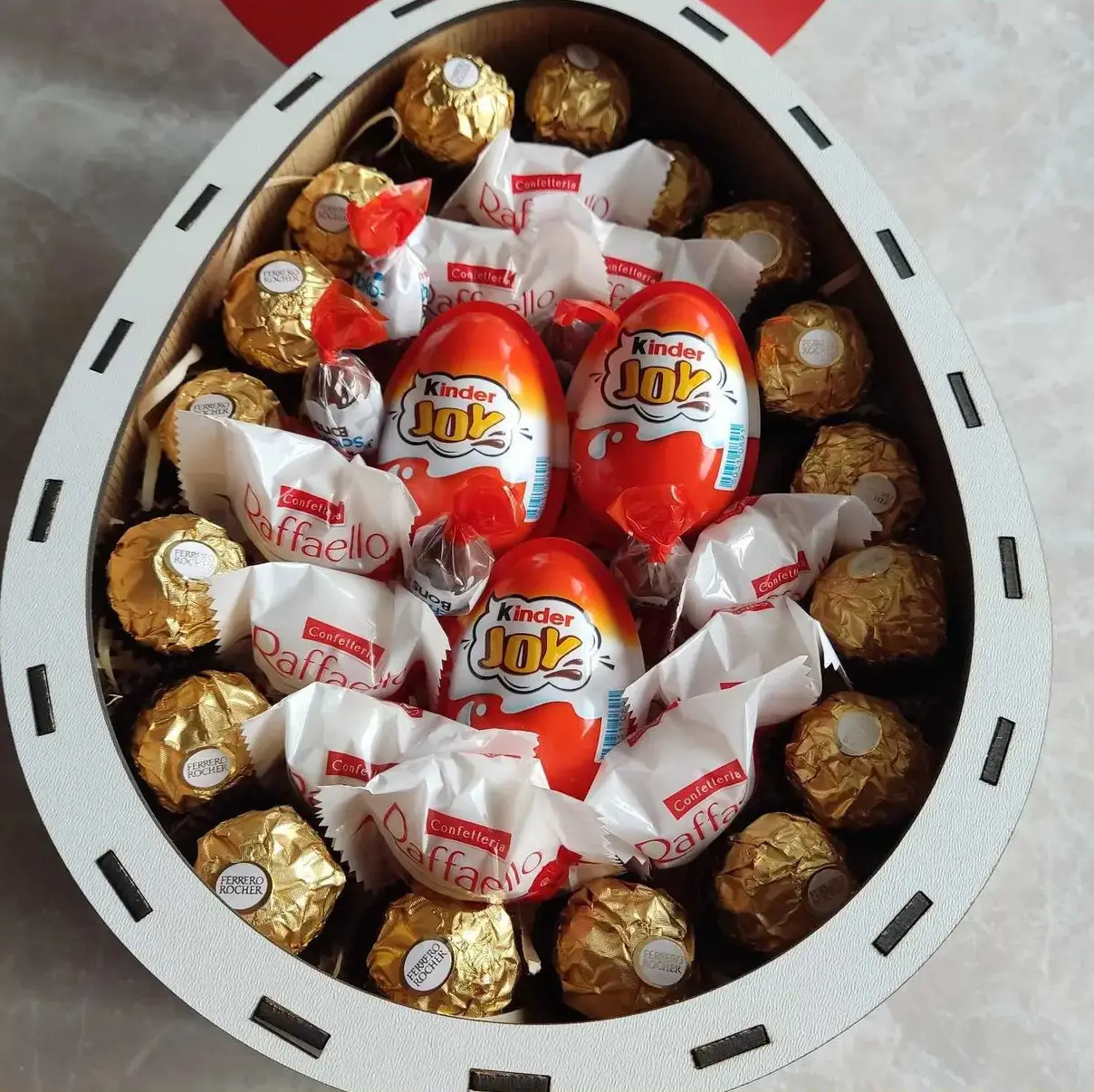 Кіндер бокс для дівчини або дитини на день народження новий рік 8 березня (ar15)