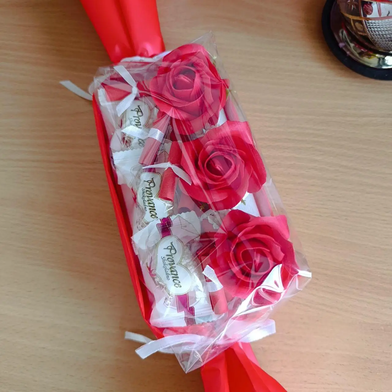 Набір із цукерками трояндами та 11 причинами чому я тебе кохаю на день закоханих 8 березня день народження (ar196)