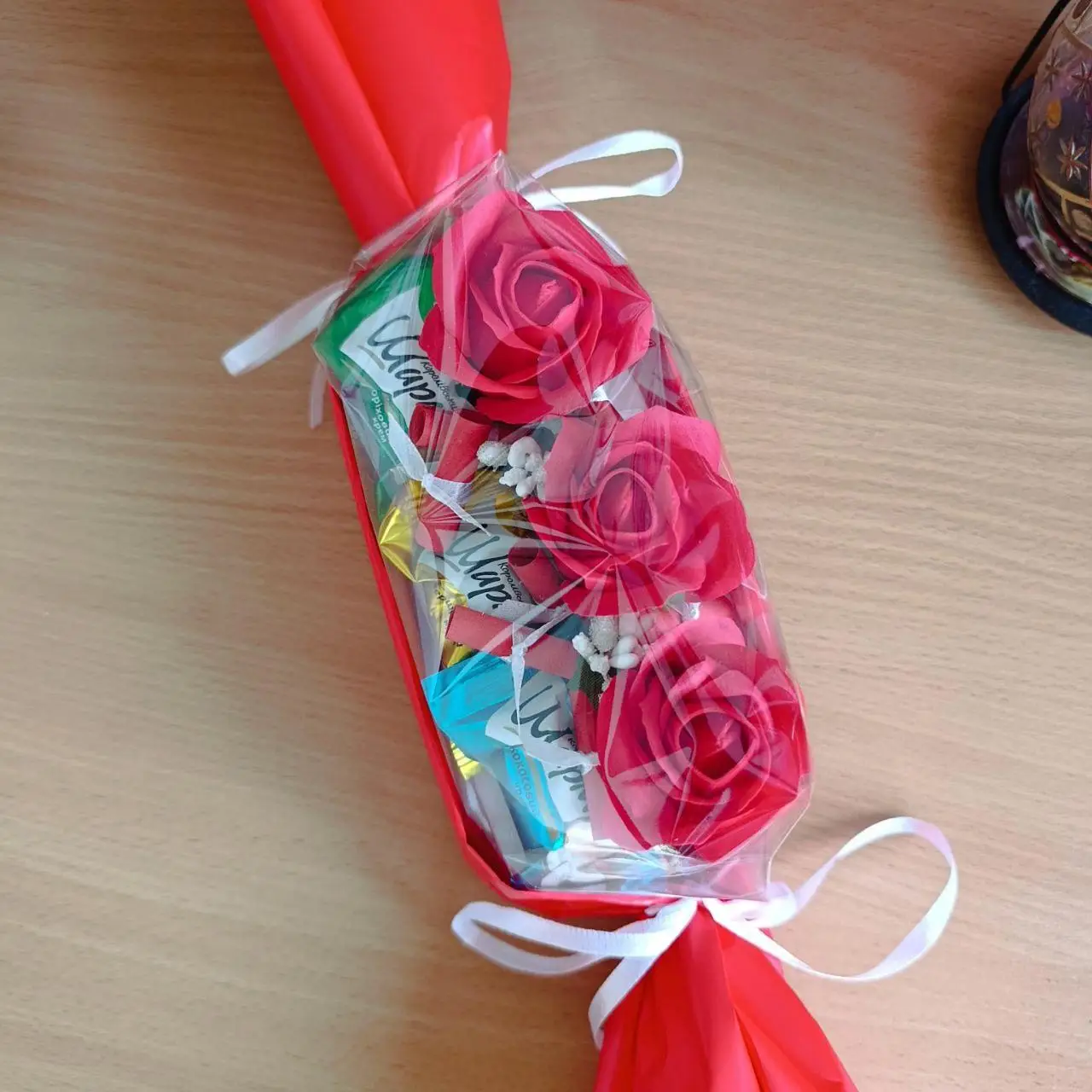 Набір із цукерками трояндами та 11 причинами чому я тебе кохаю на день закоханих 8 березня день народження (ar197)