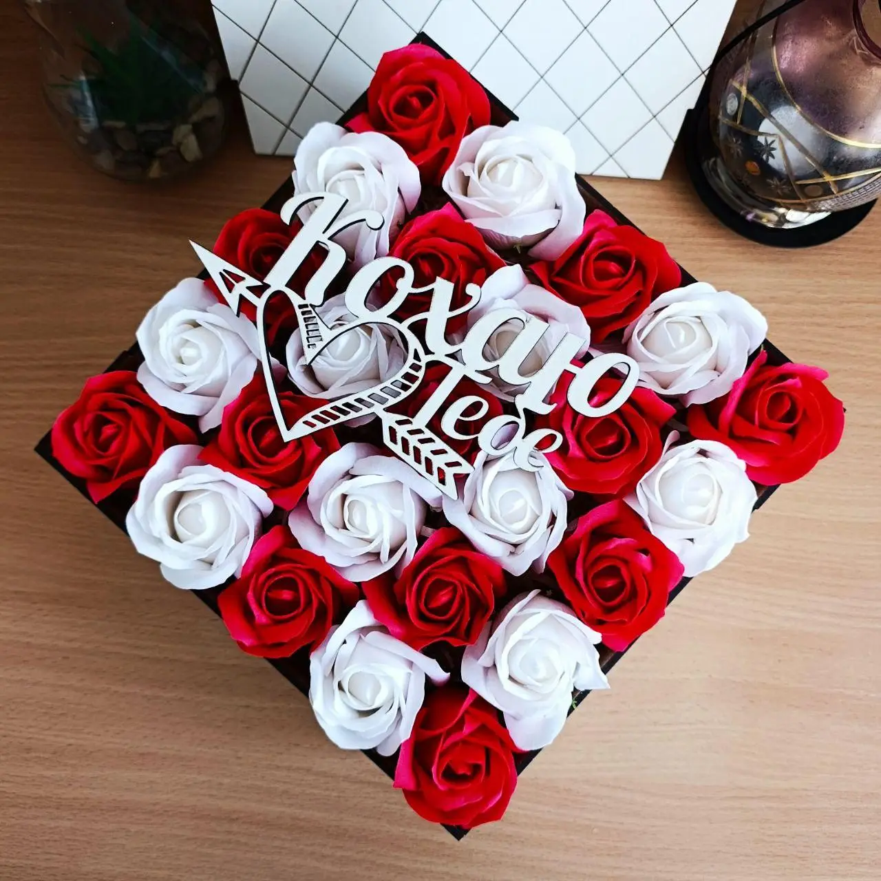 Подарунковий бокс з мильних троянд на день закоханих 8 березня день народження для дівчини (ar199)