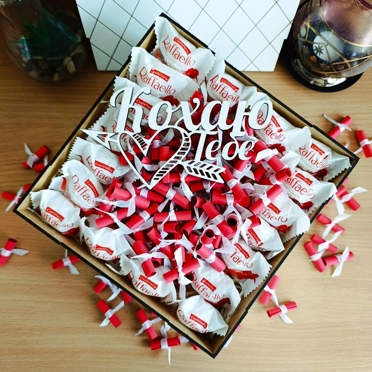 Бокс з цукерками трояндами та 101 причиною чому я тебе люблю на день закоханих 8 березня день народження (ar202)