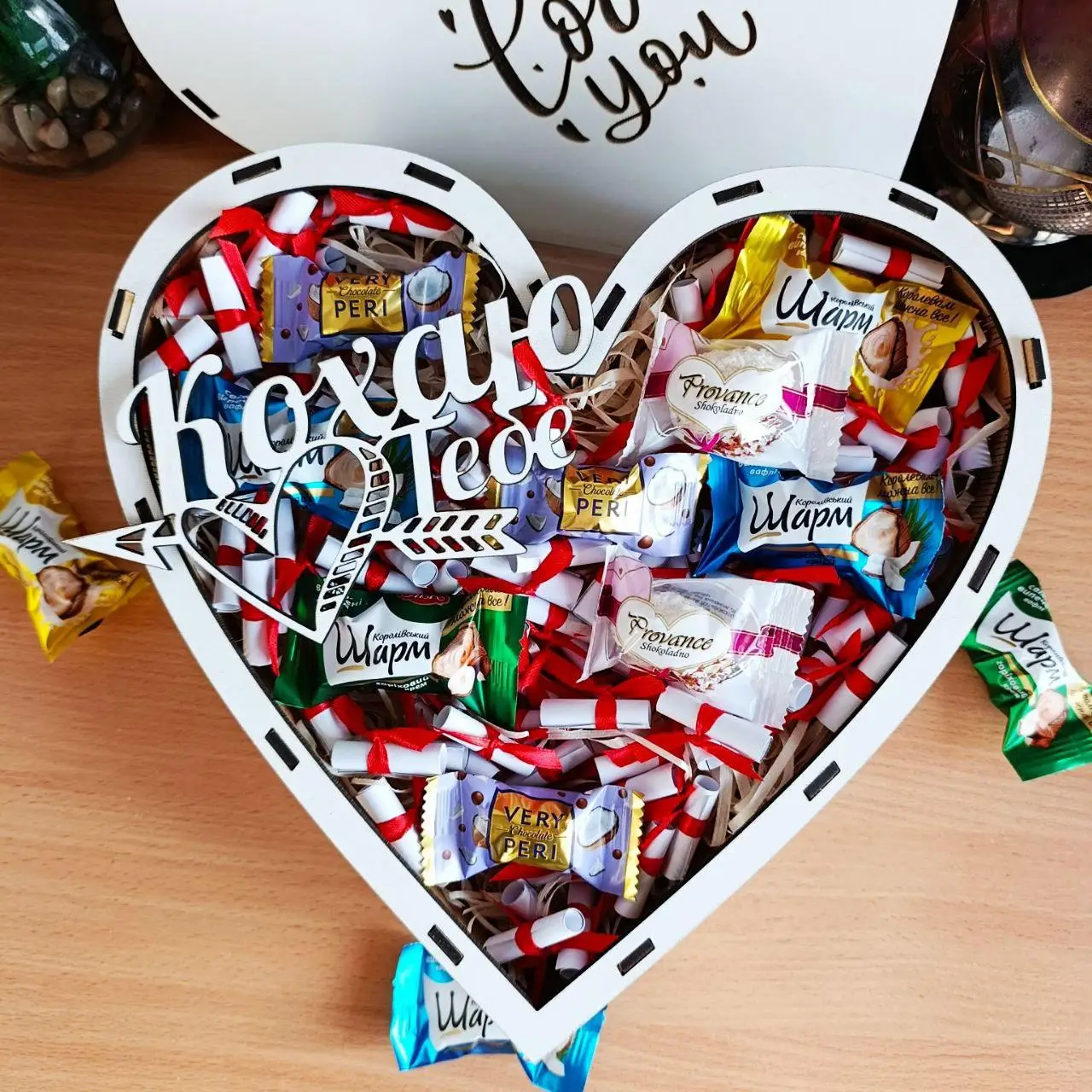 Подарунковий набір із цукерок та 101 причини Чому я тебе люблю для дівчини (ar206)