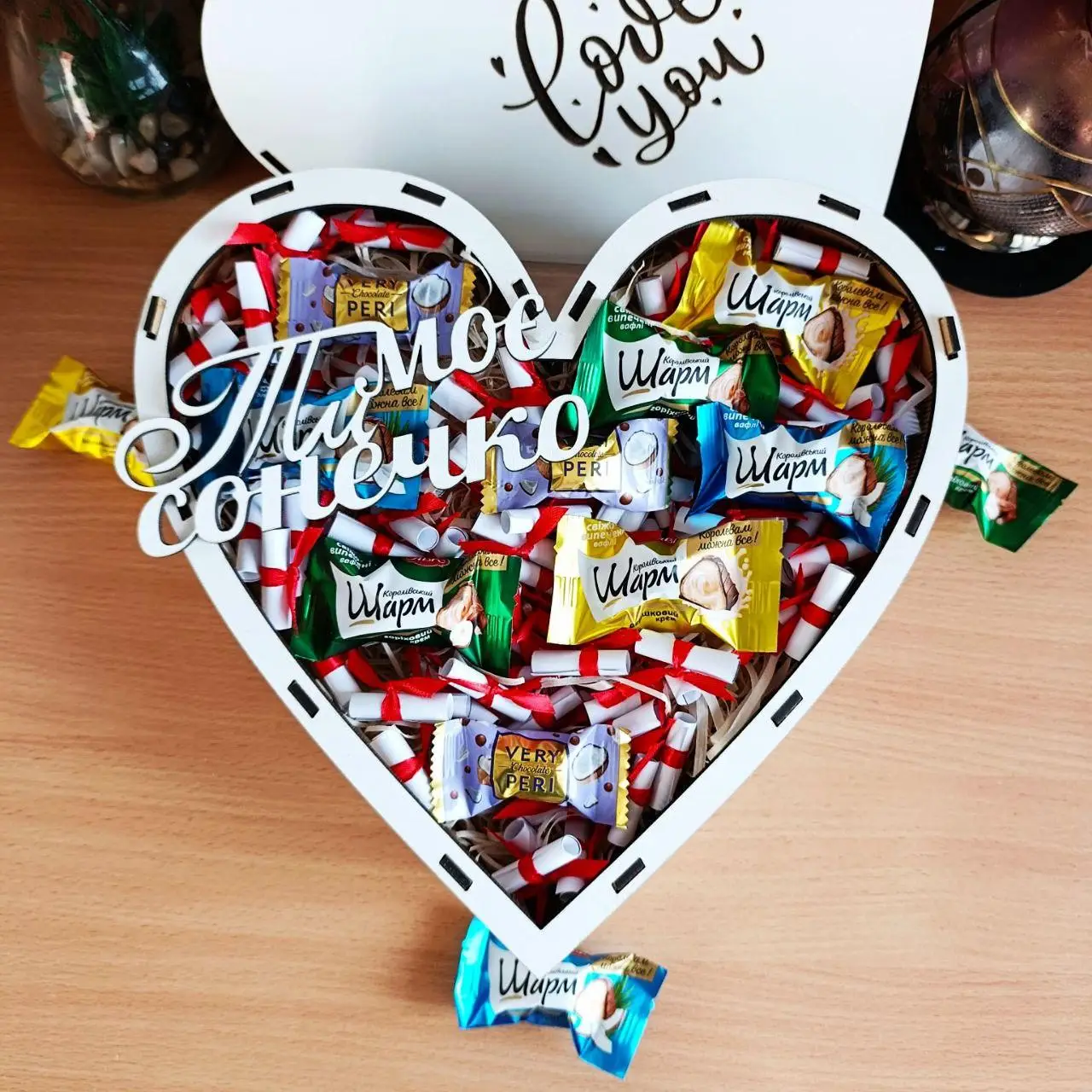 Подарунковий набір із цукерок та 101 причини Чому я тебе люблю для дівчини (ar207)