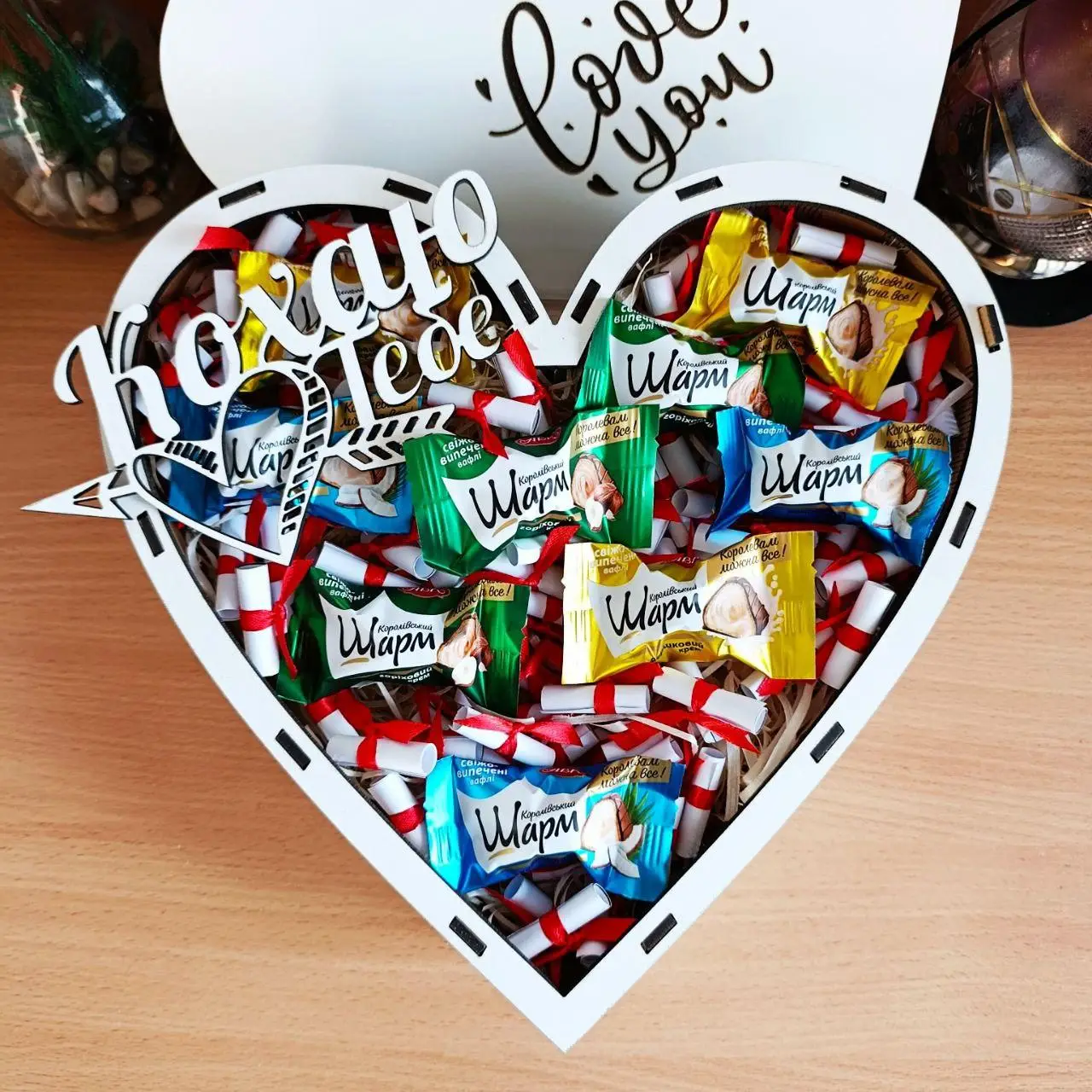 Подарунковий набір із цукерок та 101 причини Чому я тебе люблю для дівчини (ar209)