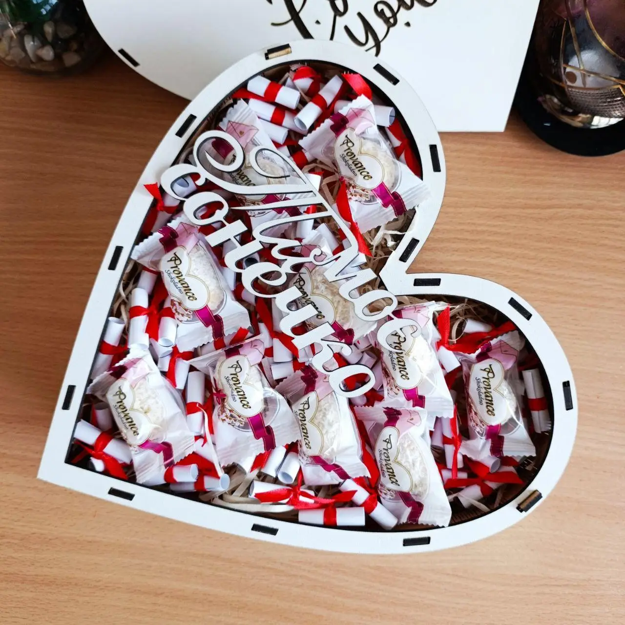 Подарунковий набір із цукерок та 101 причини Чому я тебе люблю для дівчини (ar211)