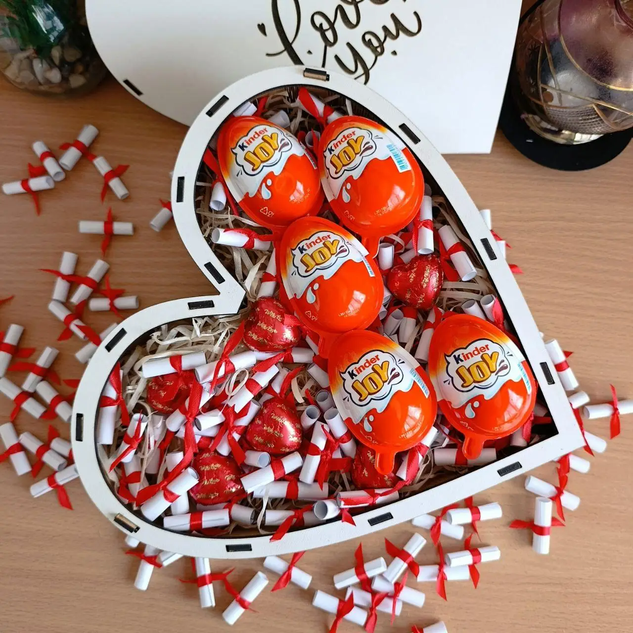 Бокс із солодощів Kinder JOY і 101 причини чому я тебе кохаю для дівчини (ar216)