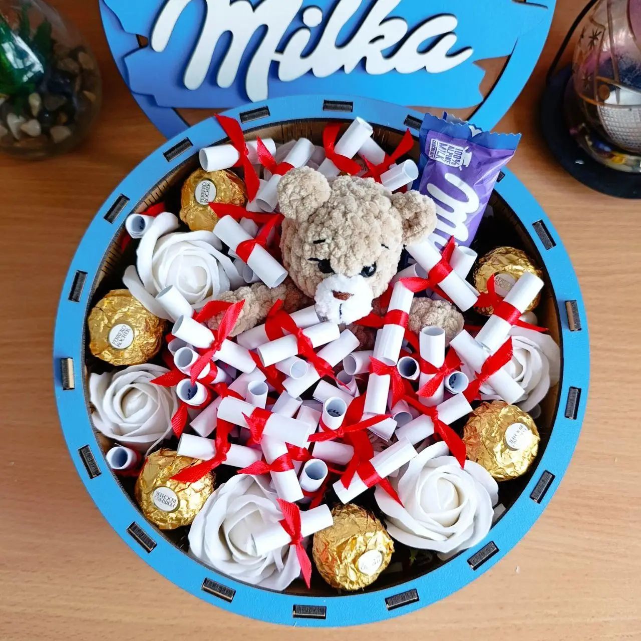 Подарунковий бокс мілка з солодощами та 101 причиною чому я тебе люблю на день закоханих 8 березня (ar220)