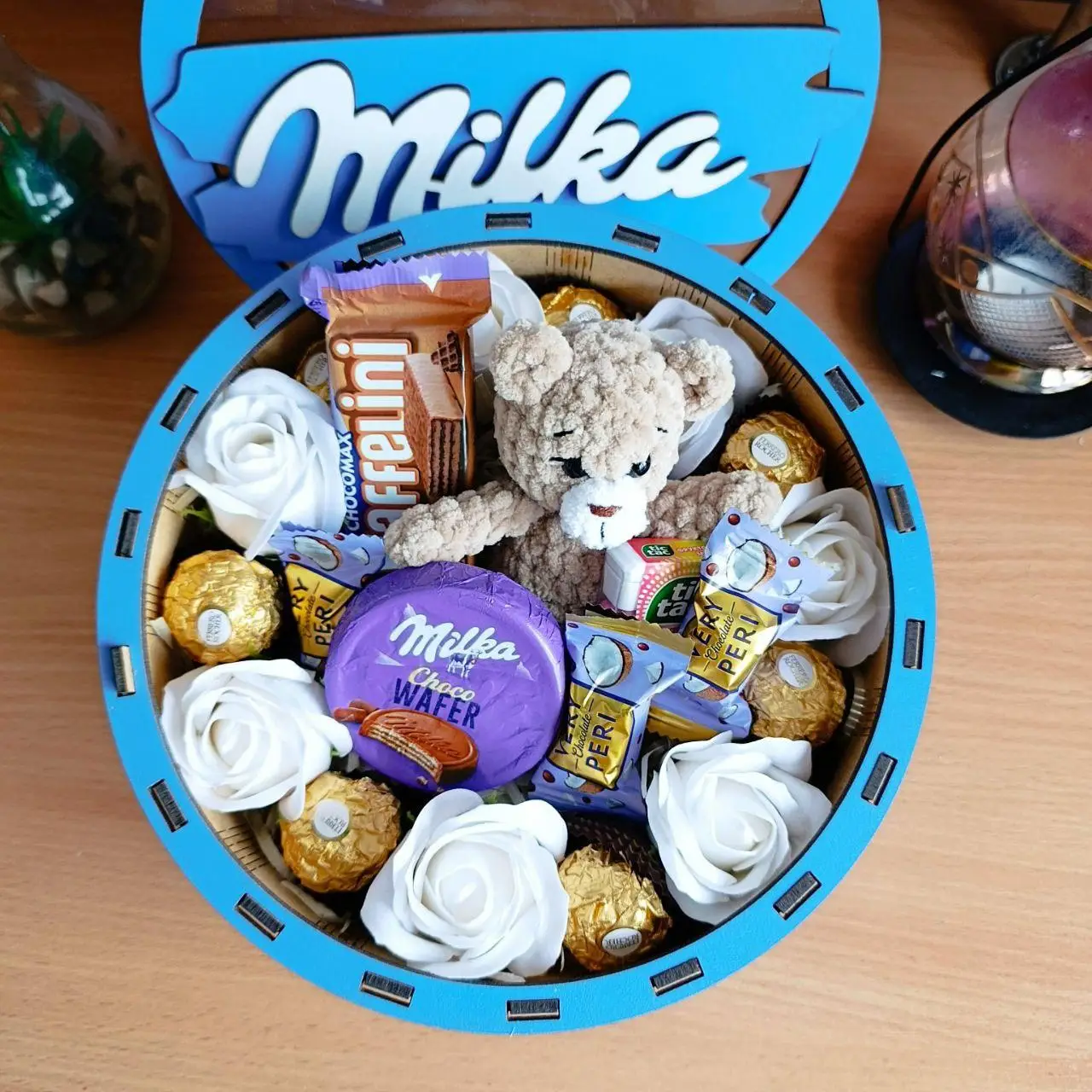 Подарунковий бокс мілка з солодощами та мильними трояндами на день закоханих 8 березня день народження (ar221)