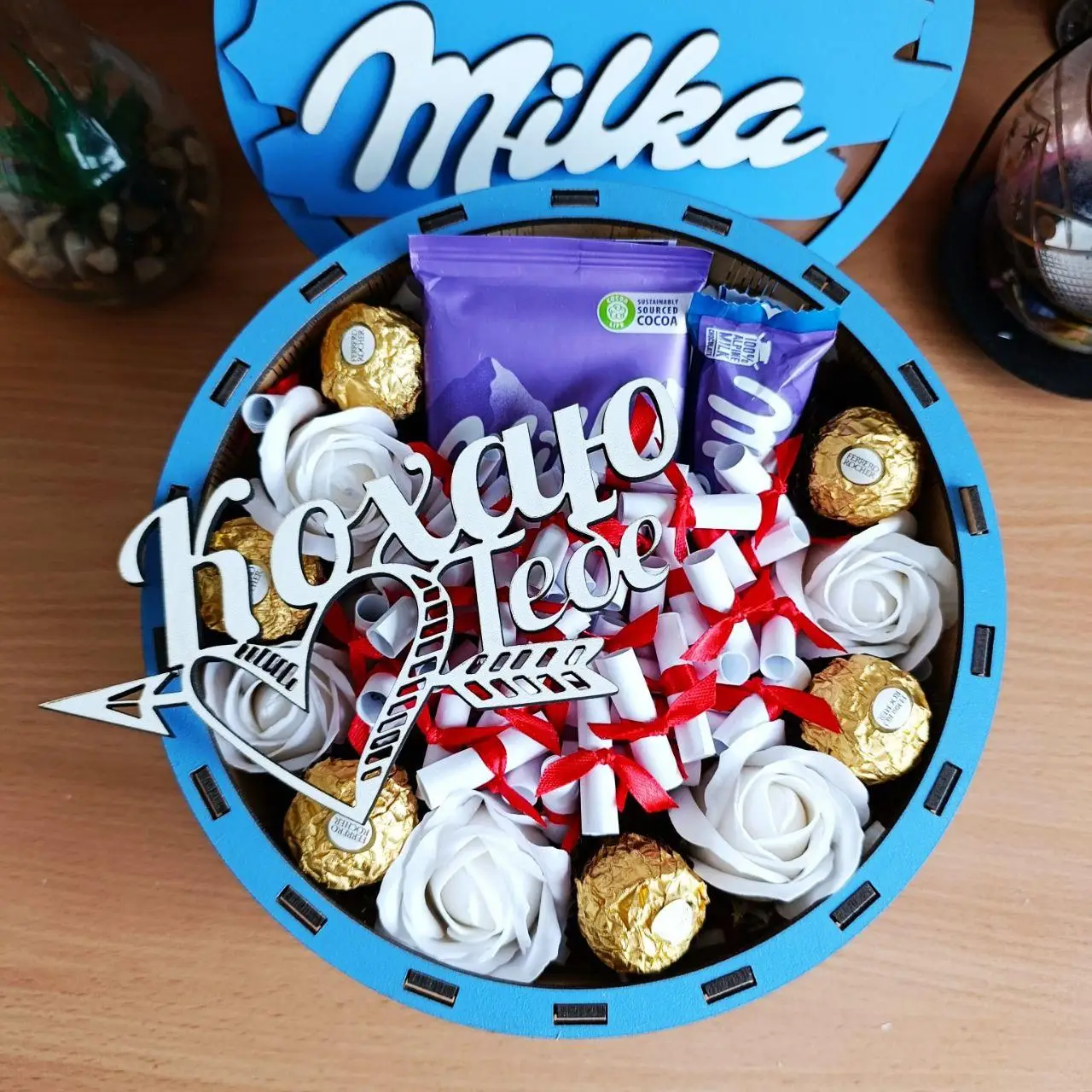 Подарунковий бокс мілка з солодощами та 101 причиною чому я тебе люблю на день закоханих 8 березня (ar222)