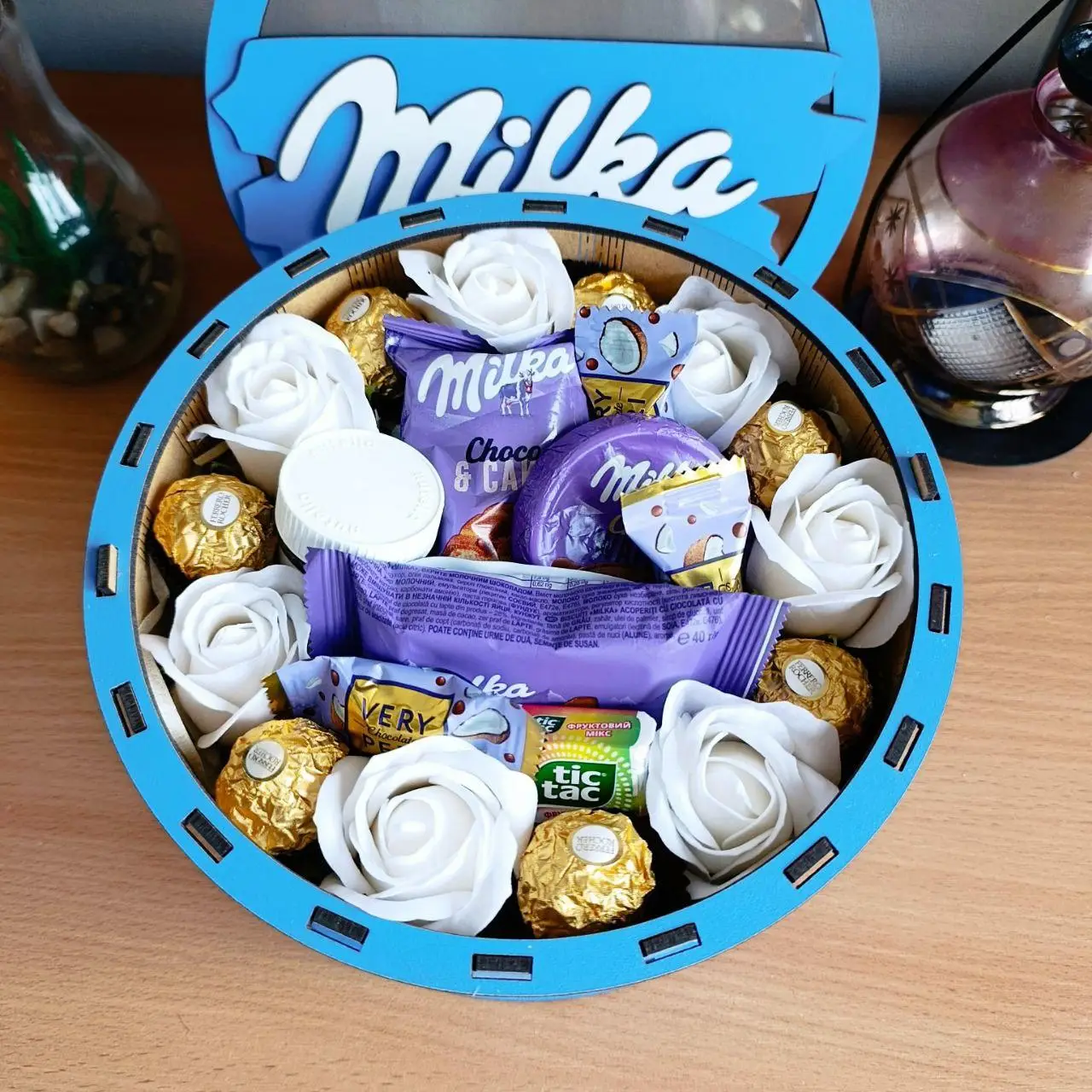 Подарунковий бокс мілка з солодощами та мильними трояндами на день закоханих 8 березня день народження (ar226)