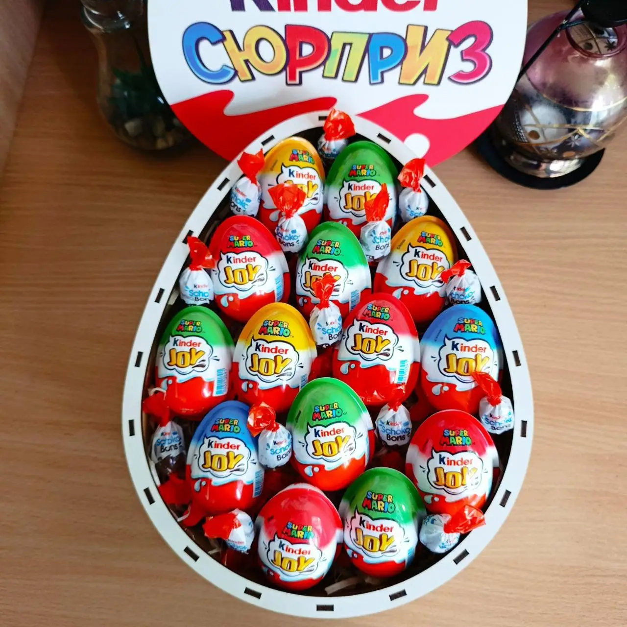 Бокс з кіндерами для дитини або дівчини на день народження 8 березня день закоханих (ar229)