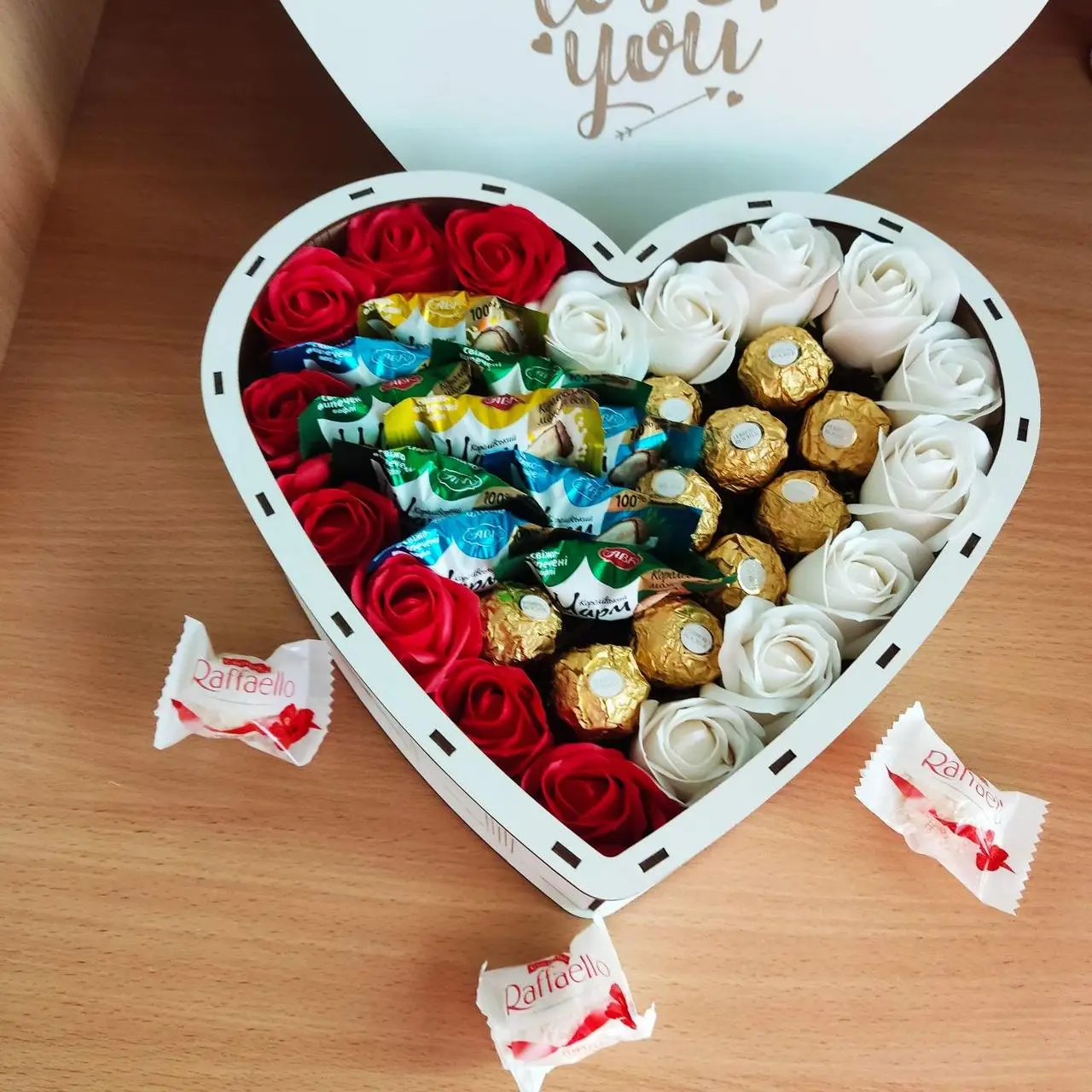 Бокс із солодощами для дівчини на день народження 8 березня день закоханих новий рік різдво на свято(ar233)