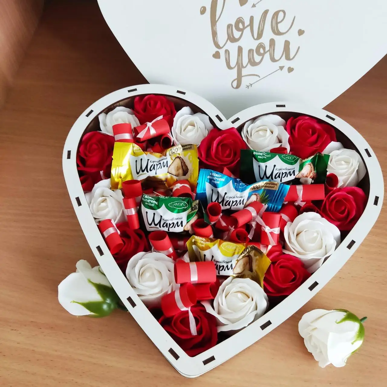 Подарунковий бокс з цукерками і 101 причиною «Чому я тебе кохаю» ( ar59)