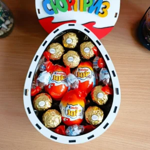 Бокс із солодощами для дівчини або дитини на свято день народження 8 березня ( ar17)