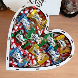 Подарунковий набір із цукерок та 101 причини Чому я тебе кохаю для дівчини на день закоханих 8 березня день народження (ar274)