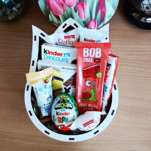 Бокс з солодощами для дитини або дівчини на день народження новий рік 8 березня (ar258)