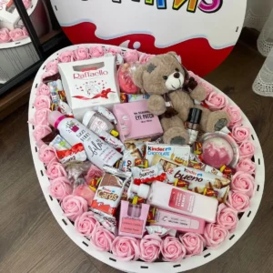 Подарунковий бокс кіндер великий з косметико та солодощами для дівчини на день народження (box39)