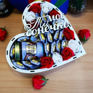 Бокс з солодощами для дівчини на день народження день закоханих 8 березня свято (ar285)