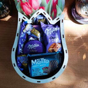 Бокс з солодощами для дитини або дівчини на день народження день закоханих 8 березня (ar279)