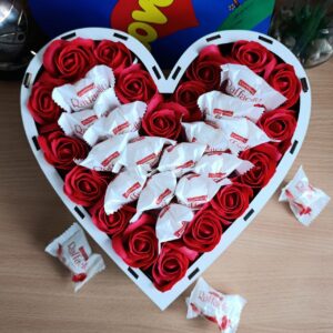 Бокс серце з цукерками для дівчини на день народження день закоханих 8 березня свято (ar282)