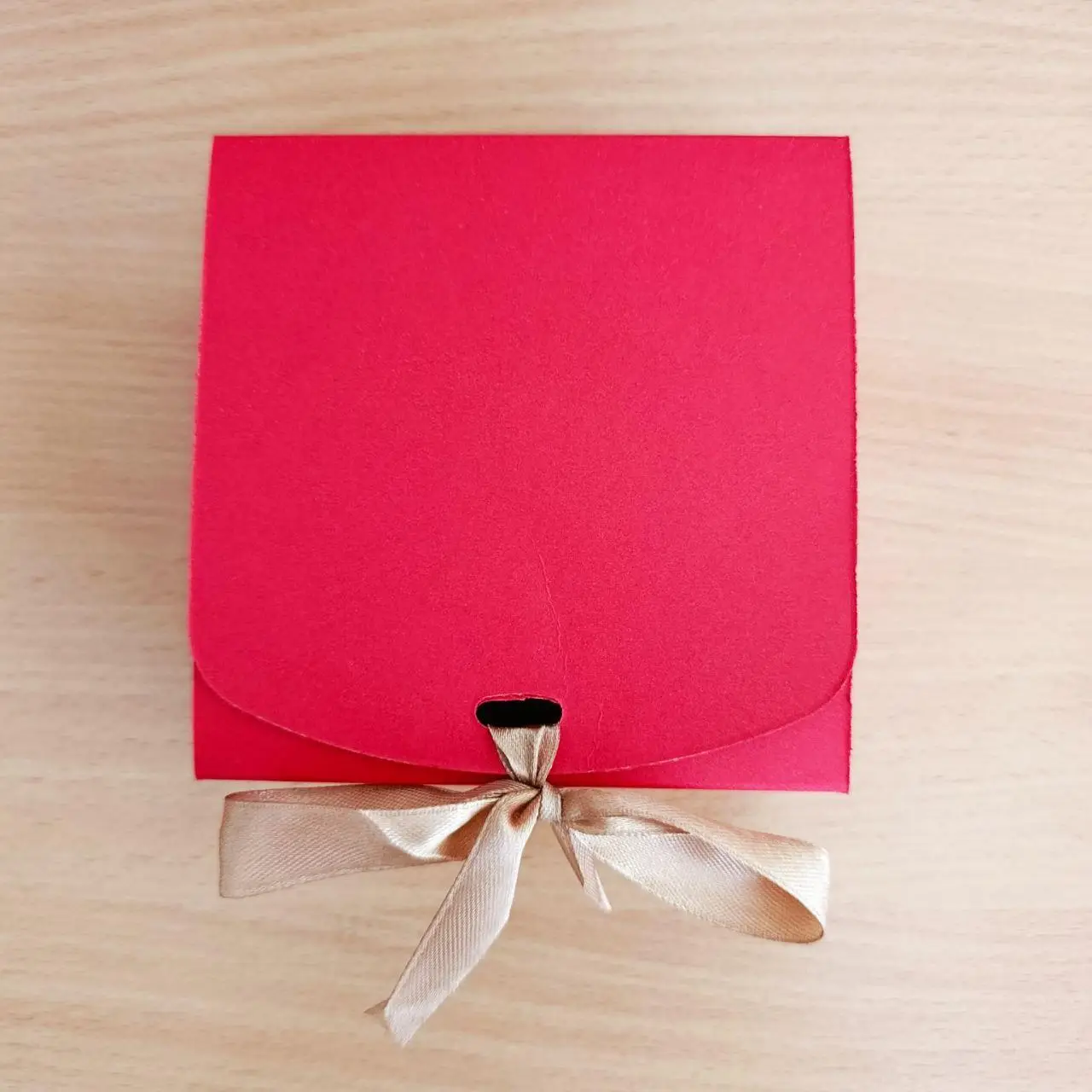 Подарункова коробка з цукерками Raffaello для дівчини на день народження день закоханих 8 березня свято (ar298) - Зображення 4