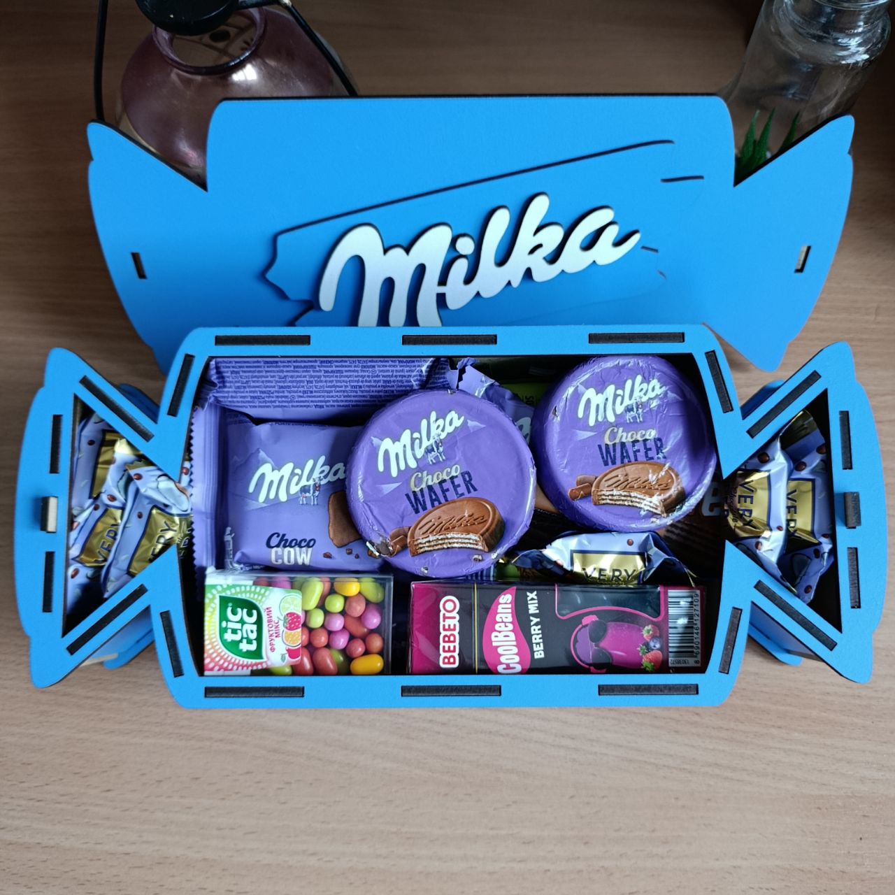 Бокс мілка з цукерками для дівчини або дитини на день народження новий рік різдво день закоханих 8 березня (ar292)