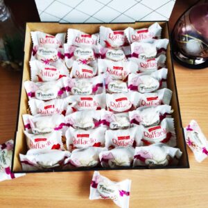 Бокс з цукерками для дівчини на день народження новий рік різдво день закоханих 8 березня свято (ar290)