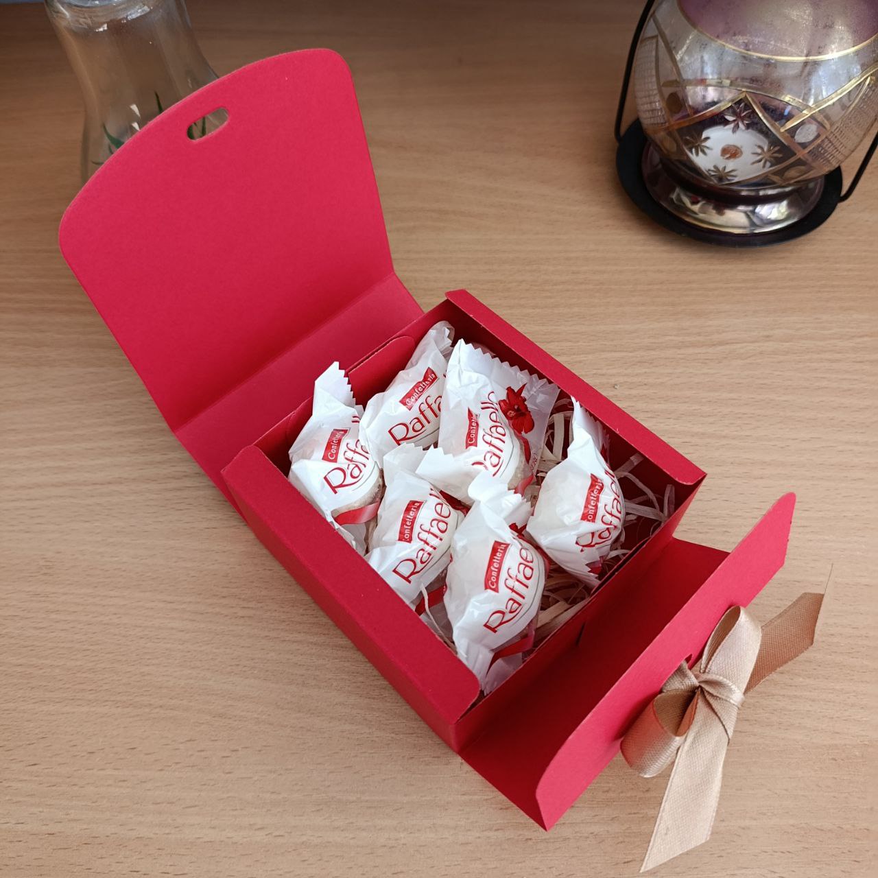 Подарункова коробка з цукерками Raffaello для дівчини на день народження день закоханих 8 березня свято (ar298) - Зображення 3