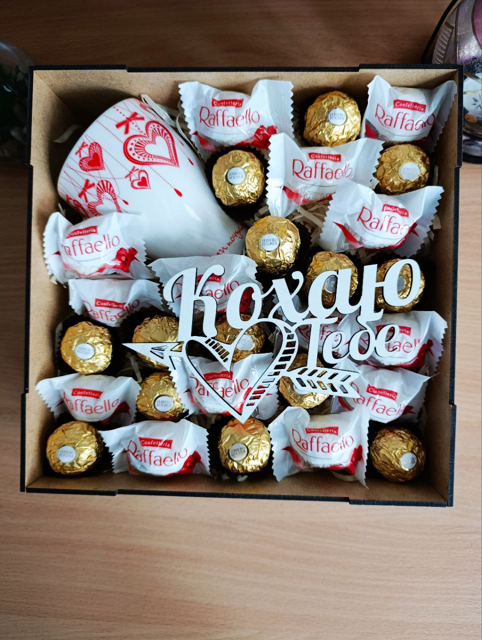 Подарунковий бокс з цукерками Raffaello та Ferrero для дівчини на день народження день закоханих 8 березня свято (ar300) - Зображення 3