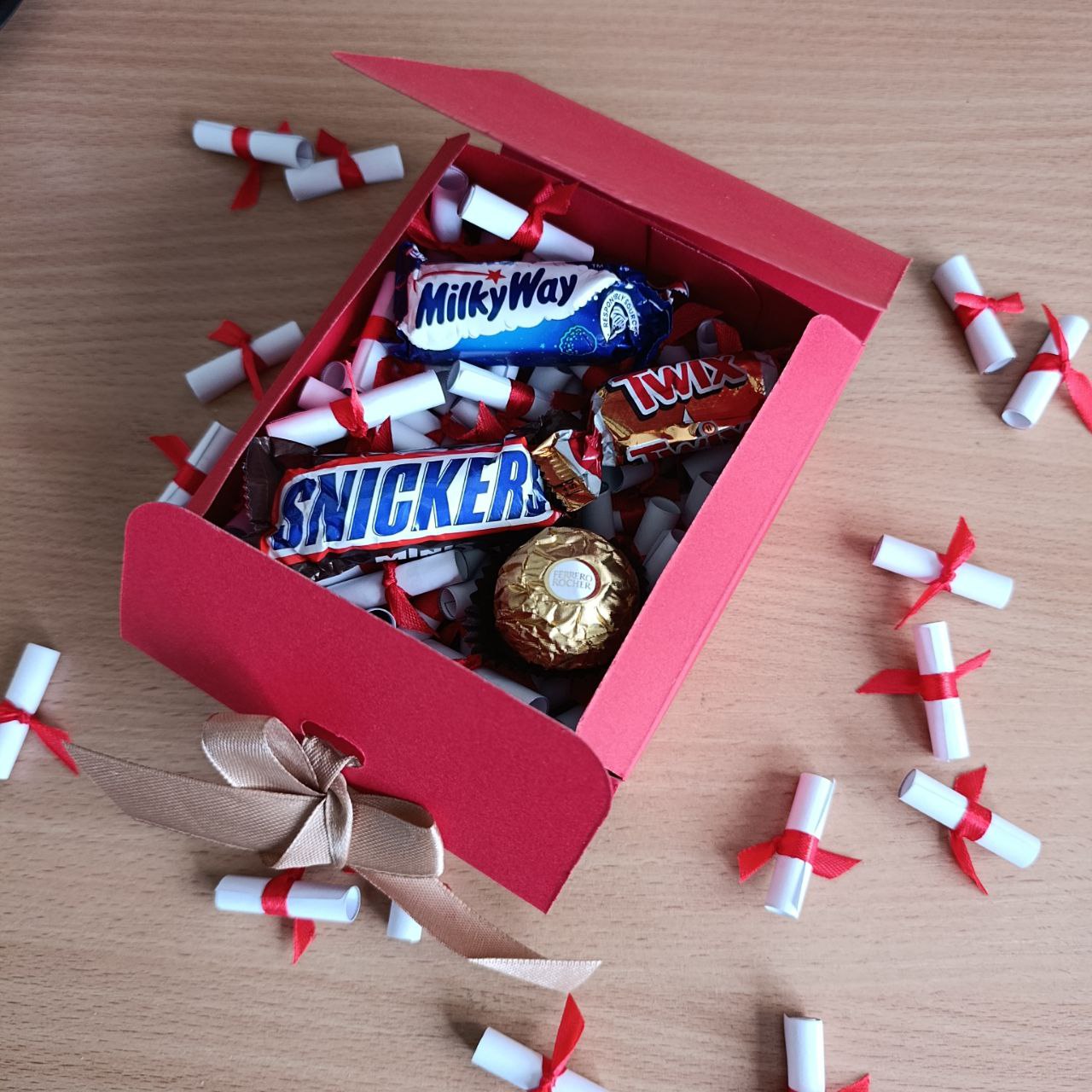 Подарунковий бокс з цукерками та 101 причиною чому я тебе кохаю для хлопця на день народження день закоханих свято (ar306)