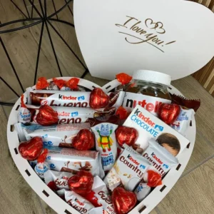 Подарунковий бокс із солодощів для дитини або дівчини