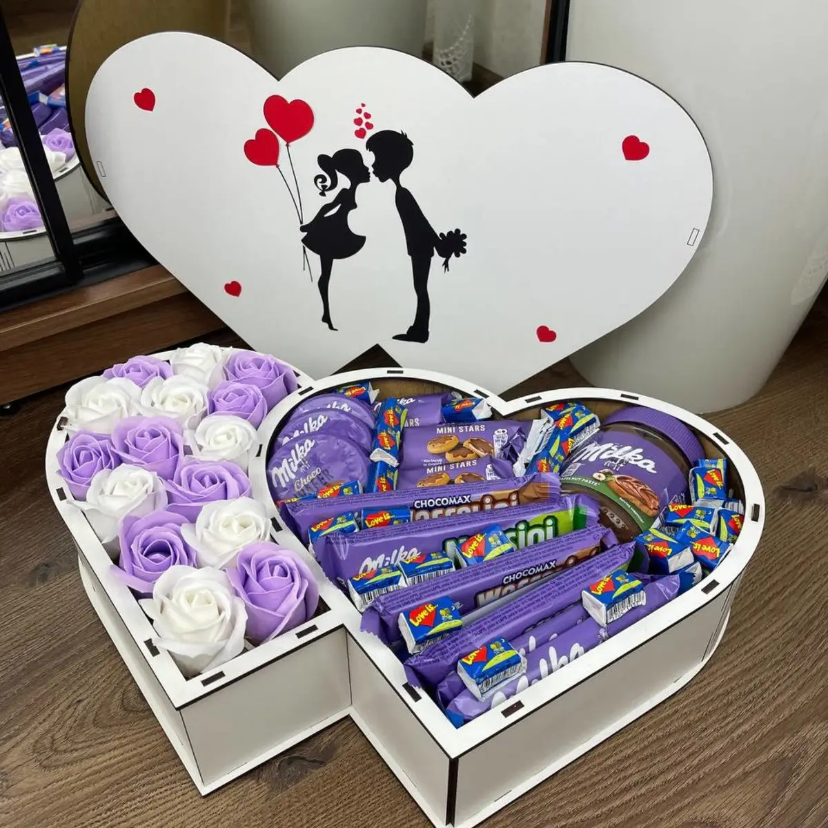 Подвійний подарунковий бокс із солодощів мілка та троянд для дівчини (box36) - Зображення 2